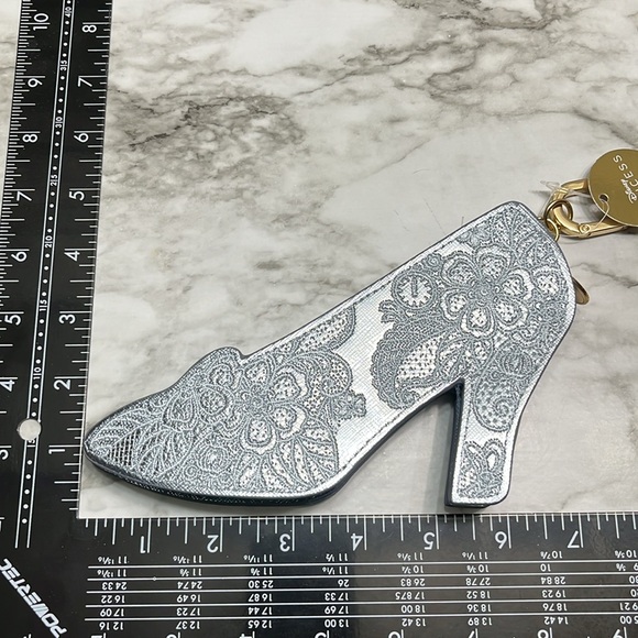 Disney Princess Cinderella  Coin Purse NWT Bath And Body works. - Picture 7 of 9